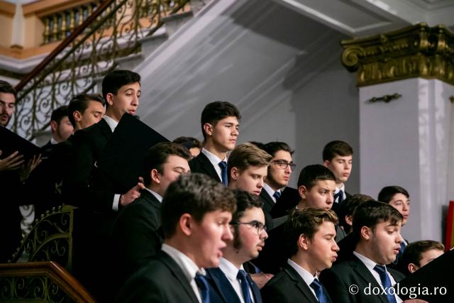 Colindători la Reședința Mitropolitană 2018 – Corul „Basileus” al Seminarului Teologic Liceal Ortodox din Iași