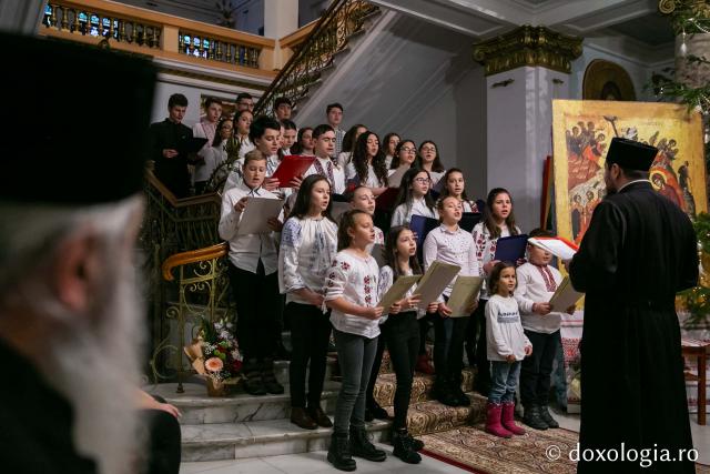 Colindători la Reședința Mitropolitană 2018 – Corul „Dimitriada” al parohiei Lețcani