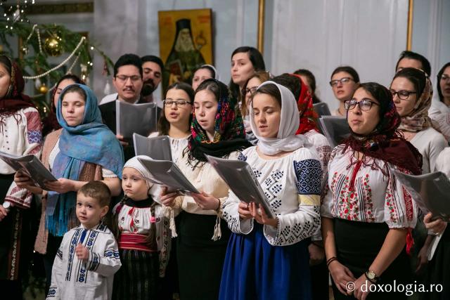 Colindători la Reședința Mitropolitană 2018 – Corul „Sfânta Parascheva” al paraclisului mitropolitan Metocul Maicilor