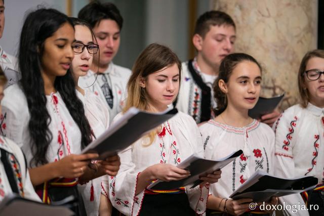 Colindători la Reședința Mitropolitană 2018 – Parohia „Sfinții Împărați Constantin și Elena” Poitiers, Iaşi