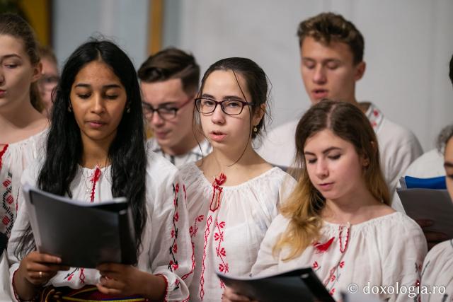 Colindători la Reședința Mitropolitană 2018 – Parohia „Sfinții Împărați Constantin și Elena” Poitiers, Iaşi