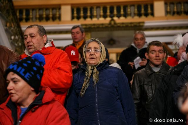 Colindători la Reședința Mitropolitană 2018 – Oamenii străzii - parohia Curelari