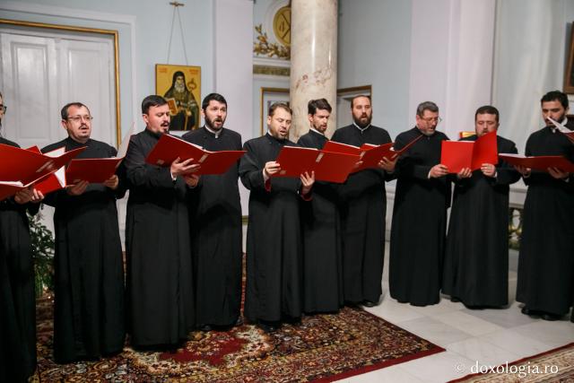 Colindători la Reședința Mitropolitană 2018 – Corala „Apostolii”