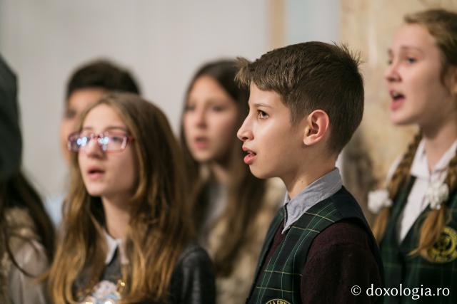 Colindători la Reședința Mitropolitană 2018 – Şcoala „Elena Cuza” din Iași
