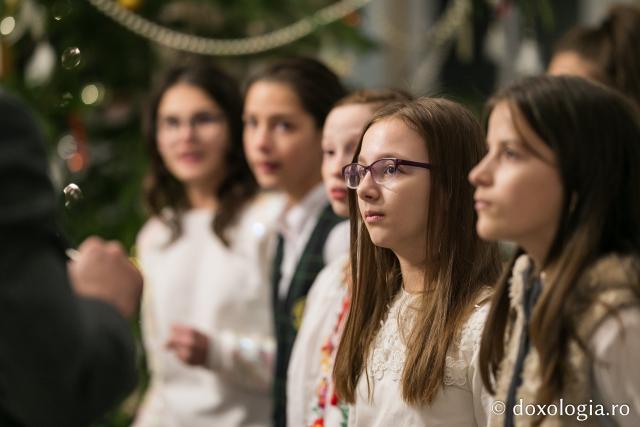 Colindători la Reședința Mitropolitană 2018 – Şcoala „Elena Cuza” din Iași