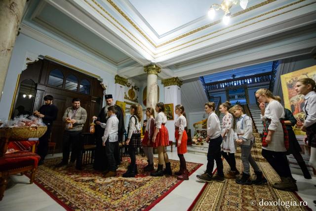 Colindători la Reședința Mitropolitană 2018 – Școala Tomești (Înv. Maria Tofan)