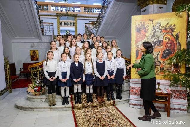 Colindători la Reședința Mitropolitană 2018 – Şcoala „George Călinescu” Iași (Înv. Adriana Ailenei)