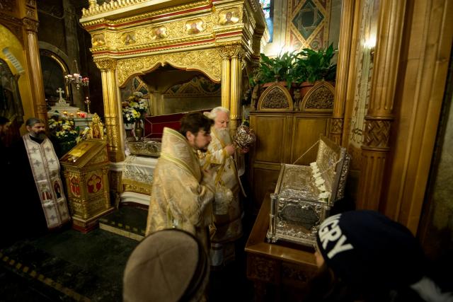(Foto) Sfântul Ierarh Iosif cel Milostiv sărbătorit la Iași: IPS Mitropolit Teofan a slujit cu toiagul arhieresc al sfântului prăznuit