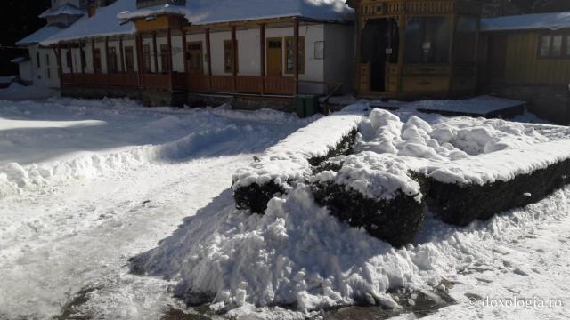 (Foto) Zile de februarie la Mănăstirea Sihăstria