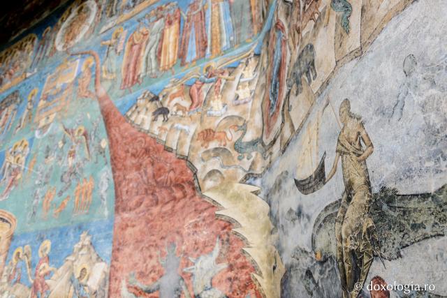Înfricoșătoarea Judecată zugrăvită la Mănăstirea Voroneț 