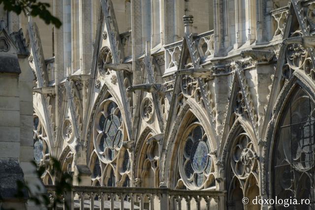 (Foto) Notre-Dame, catedrala-simbol a Franței