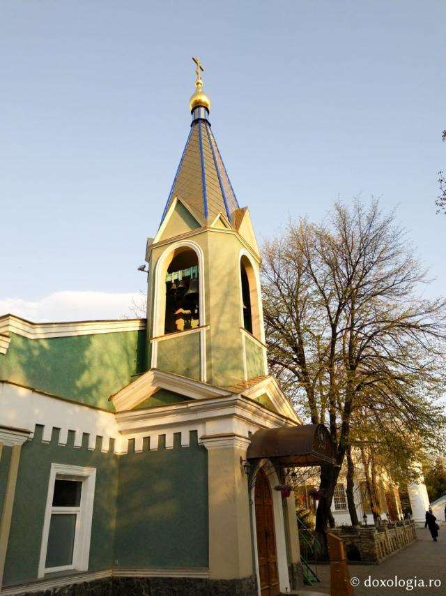 (Foto) Mănăstirea Adormirea Maicii Domnului din Odessa din Crimeea - locul care adăpostește moaștele Sfântului Kukșa