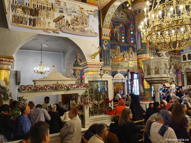(Foto) Zi de mare sărbătoare – Hramul Sfântului Ioan Rusul (Insula Evvia, Grecia)