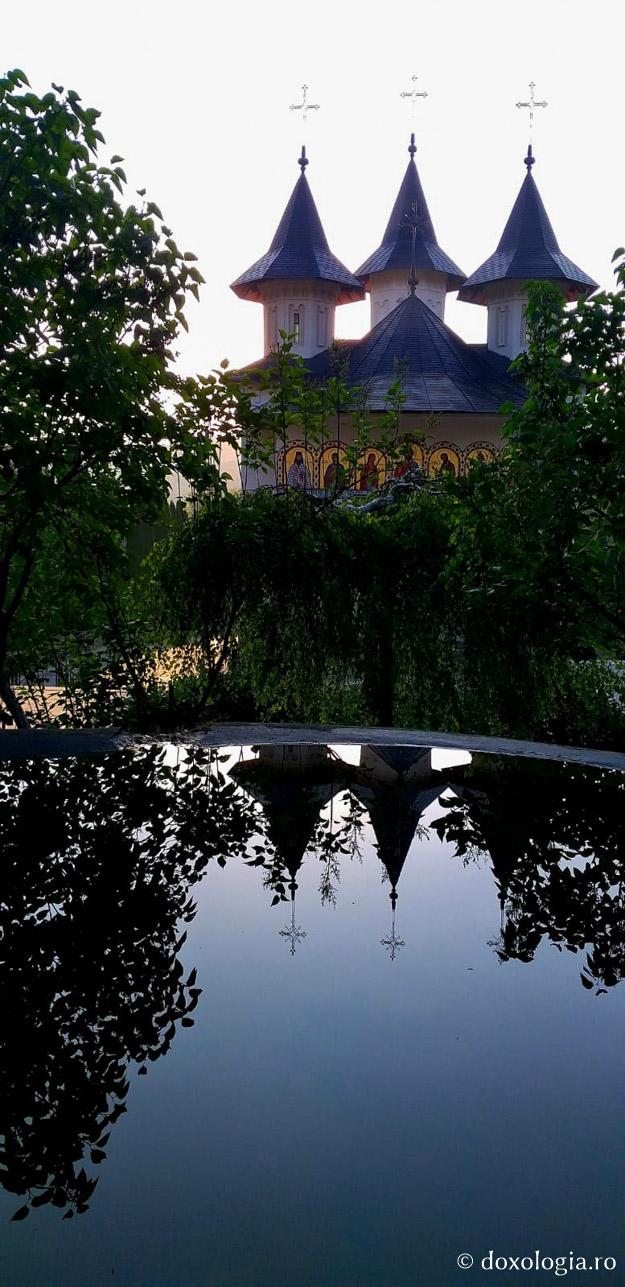 (Foto) Zile de iulie la Mănăstirea Sihăstria
