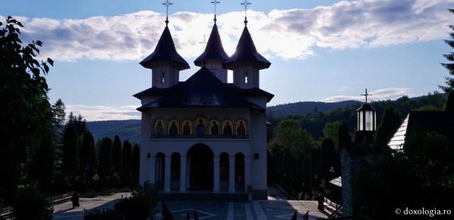 (Foto) Zile de iulie la Mănăstirea Sihăstria