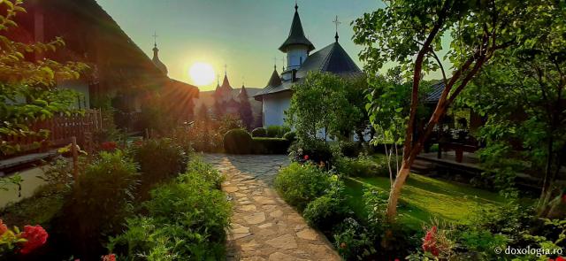 (Foto) Dimineață de iulie la Mănăstirea Sihăstria