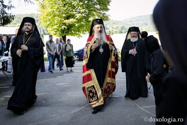 (Foto) Ziua Sfântului Ioan Iacob Hozevitul – bucuria împreună-rugăciunii la Seminarul Mănăstirii Neamț
