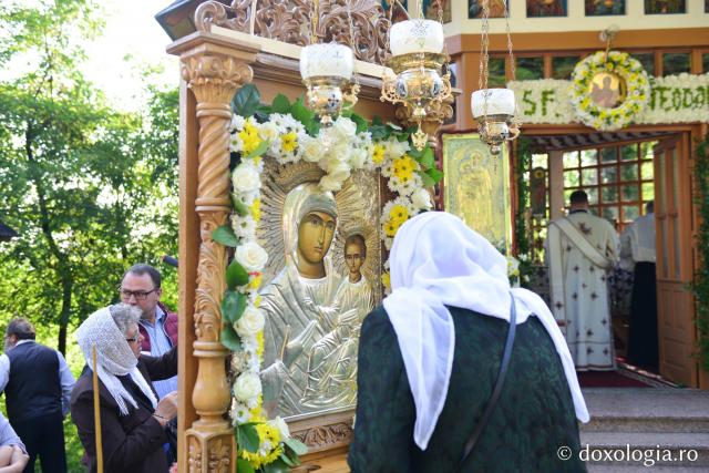 (Foto) Praznicul Schimbării la Față a Domnului – hram la Mănăstirea Sihla