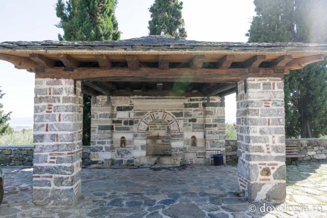 (Foto) Paşi de pelerin la Mănăstirea „Sfântul Ioan Botezătorul” – Akritochori, Grecia