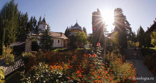 (Foto) Zile de septembrie la Mănăstirea Sihastria