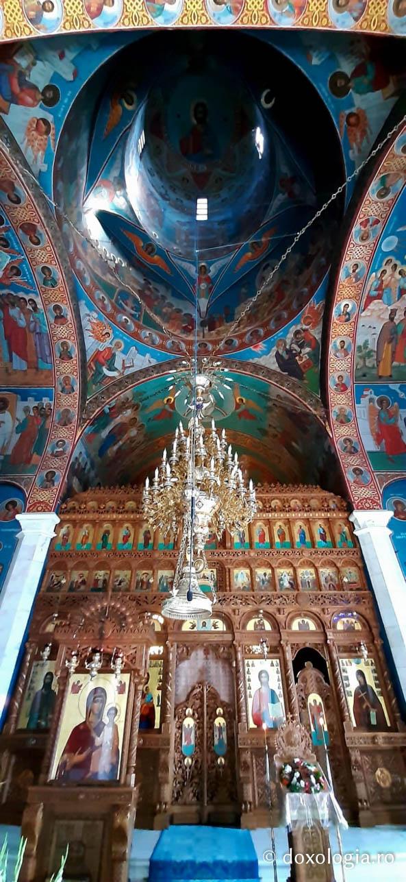 (Foto) Zile de septembrie la Mănăstirea Sihastria