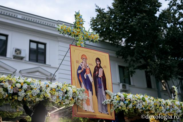(Foto) Împodobirea baldachinului Sfintei Cuvioase Parascheva, 2019