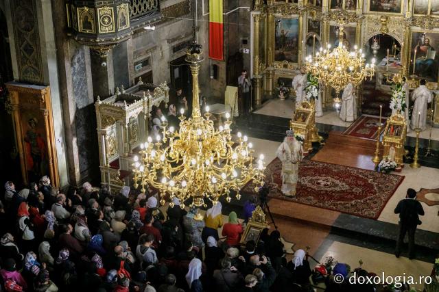 (Foto) Sfânta Liturghie arhierească săvârșită de Preasfințitul Calinic Botoşăneanul, Episcop-vicar al Arhiepiscopiei Iaşilor – 2019