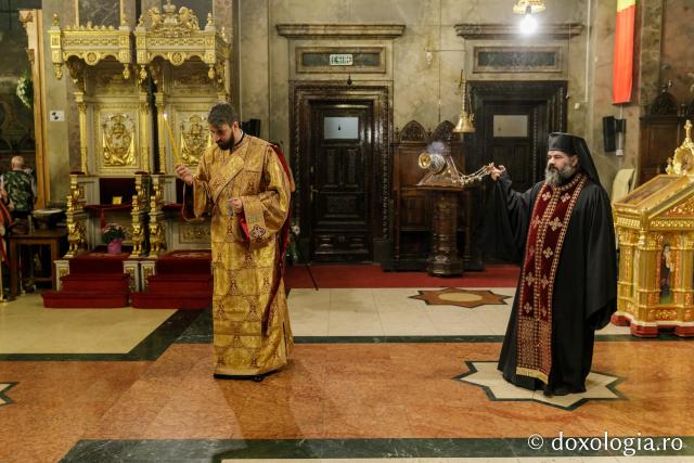 (Foto) Priveghere închinată Sfântului Ierarh Spiridon la Catedrala din Iași – 2019