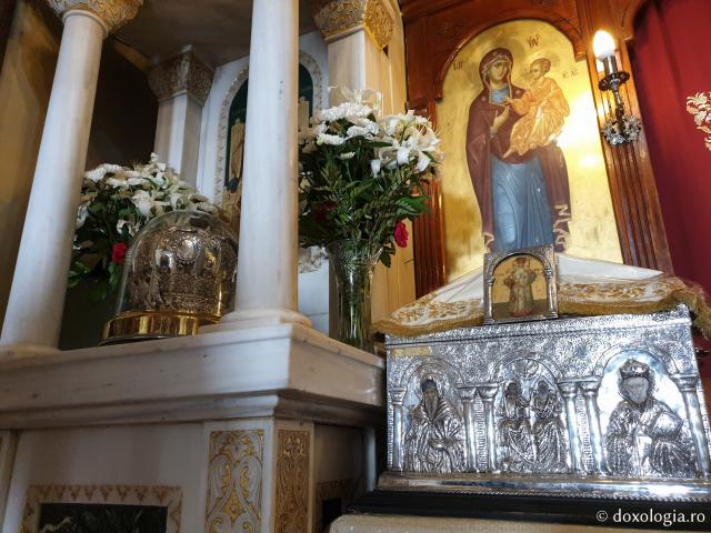 (Foto) Liniște și rugăciune la moaștele Sfântului Nectarie