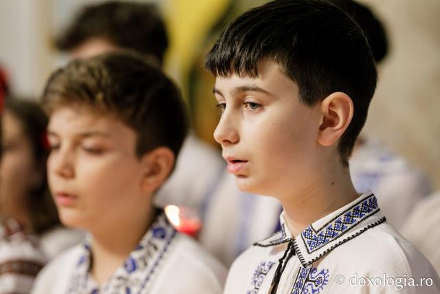 Colegiul Național „Mihail Sadoveanu” Pașcani – Colindători la Reședința Mitropolitană 2019