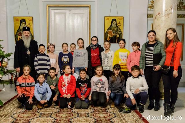 Școala Gimnazială „Petru Anghel” – Colindători la Reședința Mitropolitană 2019
