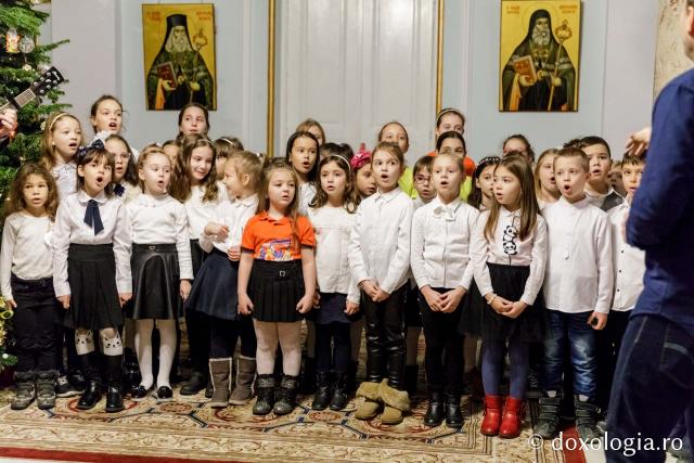 Școala „George Călinescu” din Iași – Colindători la Reședința Mitropolitană 2019