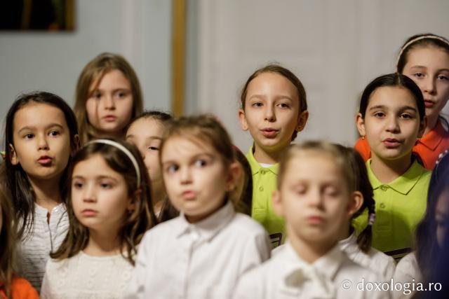 Școala „George Călinescu” din Iași – Colindători la Reședința Mitropolitană 2019
