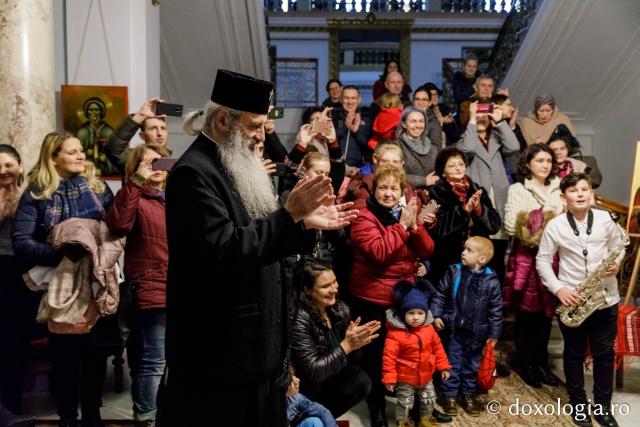Școala „George Călinescu” din Iași – Colindători la Reședința Mitropolitană 2019