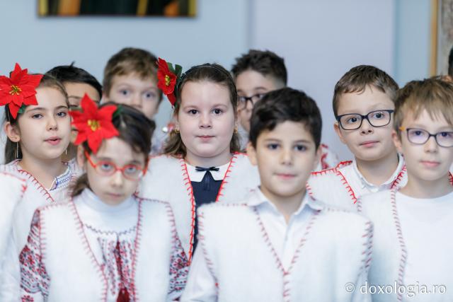 Școala „Vasile Conta” din Iași, clasa a II-a – Colindători la Reședința Mitropolitană 2019