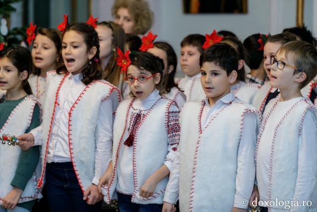 Școala „Vasile Conta” din Iași, clasa a II-a – Colindători la Reședința Mitropolitană 2019