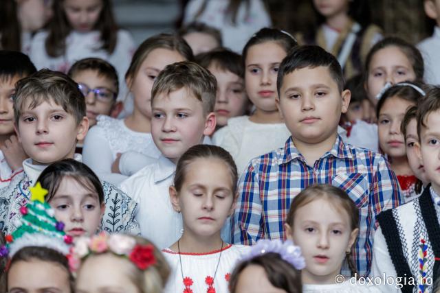 Şcoala „D.D. Pătrăşcanu” din Tomeşti – Colindători la Reședința Mitropolitană 2019