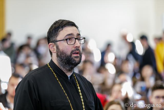 Corul „Potirul” al protopopiatului Hârlău – Colindători la Reședința Mitropolitană 2019