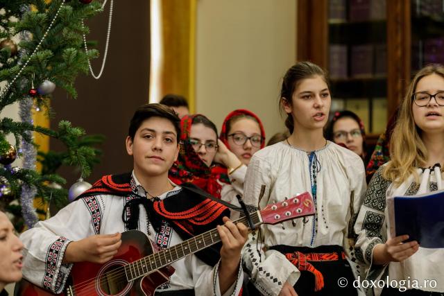 Filialele ATOR din Moldova și Prietenii Sfinţilor Trei Ierarhi – Colindători la Reședința Mitropolitană 2019