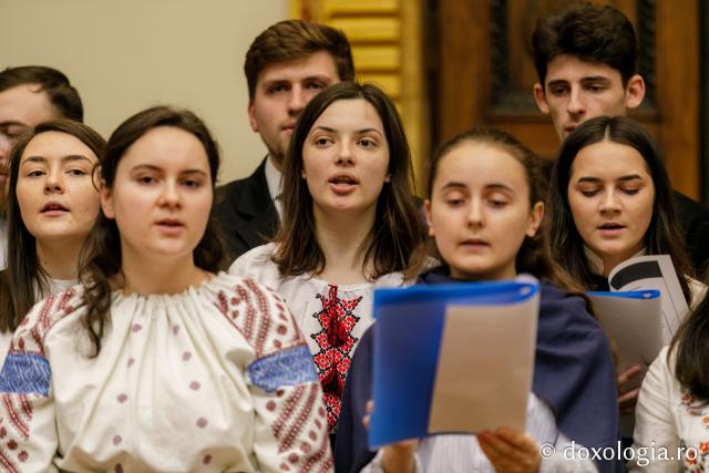 Studenții de la Facultatea de Teologie din Iași, Masterat, anul I – Colindători la Reședința Mitropolitană 2019