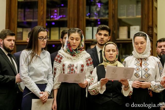 Studenții de la Facultatea de Teologie din Iași, anul III – Colindători la Reședința Mitropolitană 2019