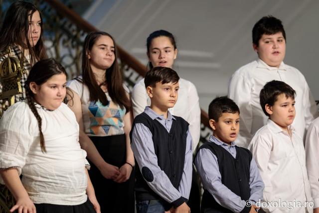 Corul de copii „Sfinții Arhangheli” – Colindători la Reședința Mitropolitană 2019