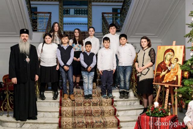 Corul de copii „Sfinții Arhangheli” – Colindători la Reședința Mitropolitană 2019