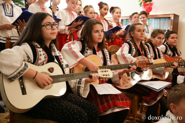 Școlile Dochia și Bodești – Colindători 2019