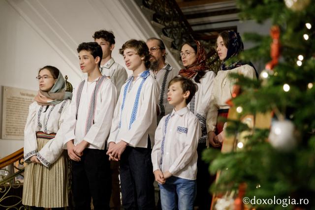 Familia Lungociu – Colindători la Reședința Mitropolitană 2019
