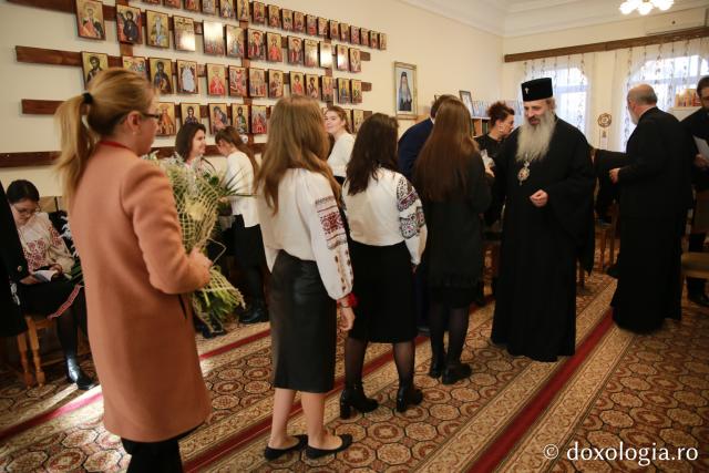 Corul Liceului Teoretic Ortodox „Cuvioasa Parascheva”, Agapia – Colindători 2019