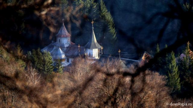 (Foto) Mănăstirea Sihăstria în așteptarea Nașterii Domnului