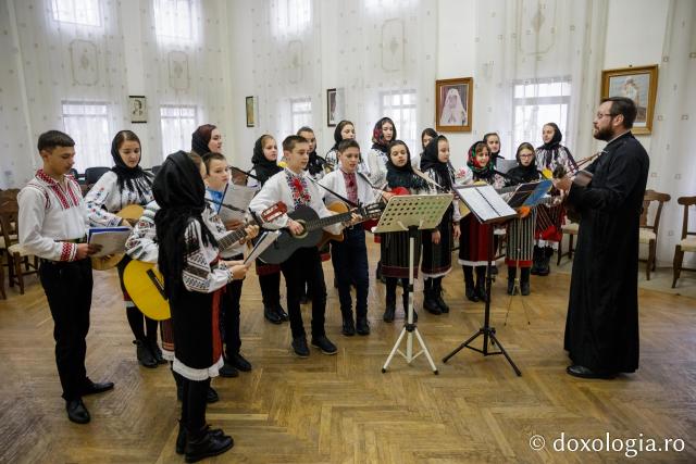 Parohia Joldești – Colindători la Reședința Mitropolitană 2019