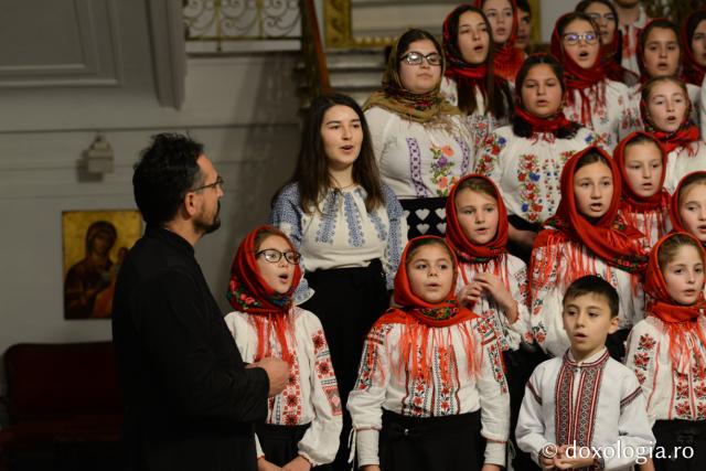 Parohia Pietrișurile, Costești, Târgu Frumos – Colindători la Reședința Mitropolitană 2019