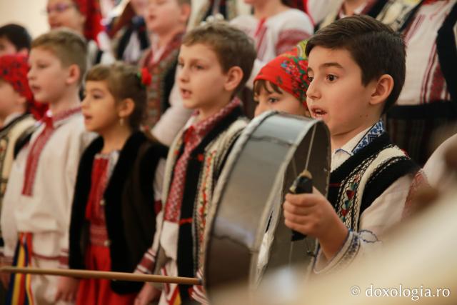 Școala Gimnazială nr. 8, Piatra Neamț – Colindători 2019